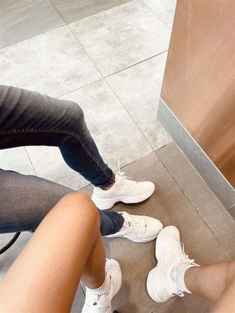 Hoàng Thùy có tình mới sau hơn 2 năm chia tay bạn trai Tây