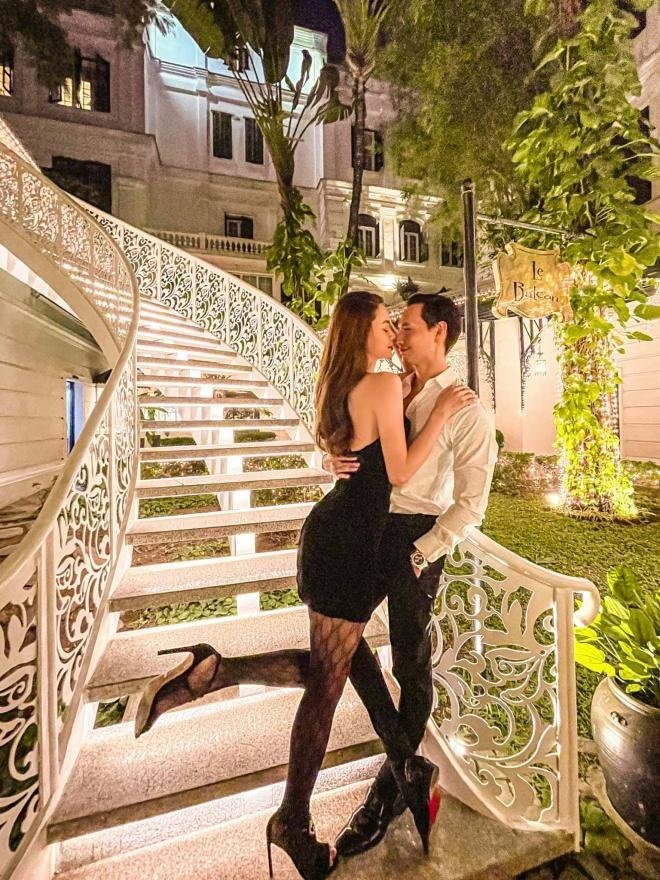 Hà Hồ - Kim Lý “trốn con” ra thủ đô