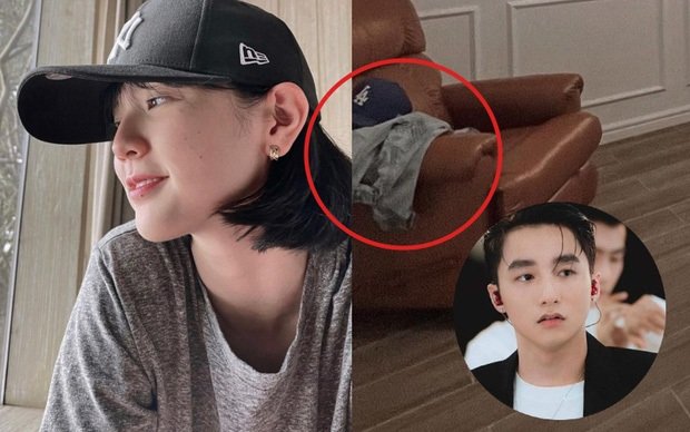 Bức ảnh mới nhất Hải Tú đăng tải trên Instagram cá nhân vào ngày 11/1 cho thấy cô mặc một chiếc áo hoodie xám và đội mũ lưỡi trai. Đối chiếu với hình ảnh của Sơn Tùng cùng ngày, netizen soi thấy những món đồ này xuất hiện trong một góc phòng làm việc ở nhà riêng của nam ca sĩ