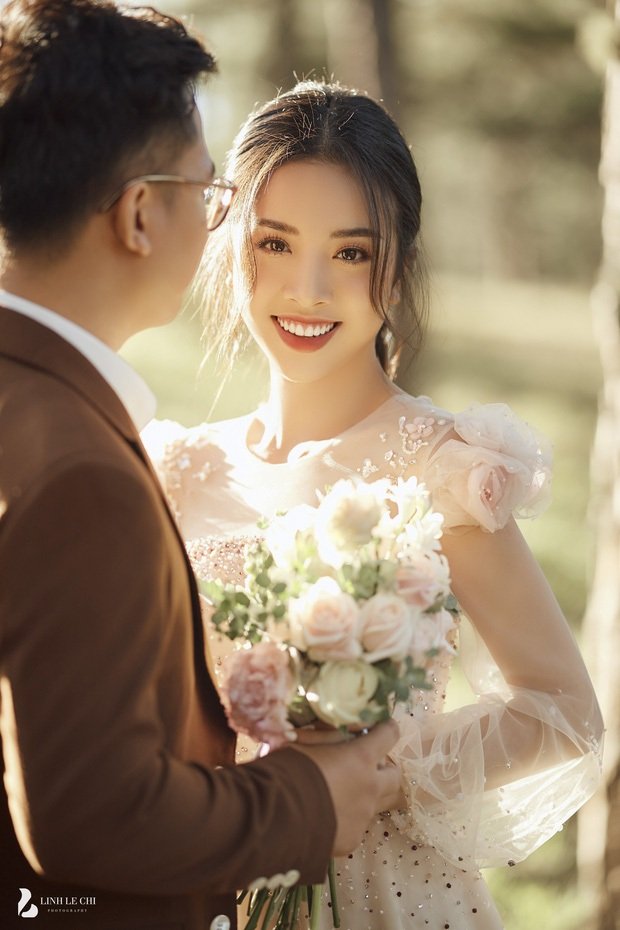 Á hậu Thuý An tung ảnh cưới lung linh trước thềm hôn lễ