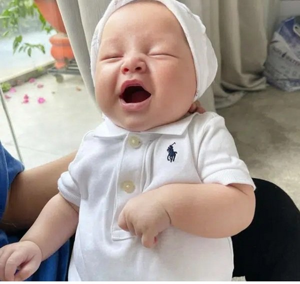 Hồ Ngọc Hà khoe khoảnh khắc con trai 4 tháng tuổi mặt mày hớn hở đáng yêu vô cùng