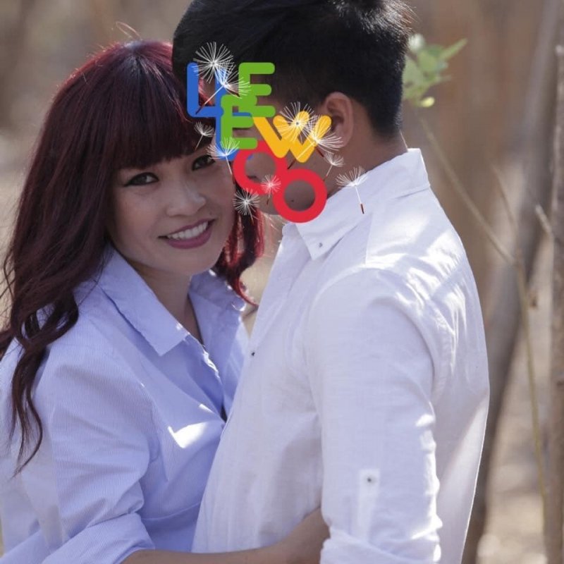 Phương Thanh lên tiếng trước thông tin yêu trai trẻ kém 21 tuổi: “Tôi chưa hề nói phi công hay thua tôi 21 tuổi gì cả. Bạn bè và tôi chỉ bình luận qua lại vui vui mà mọi người nói làm tôi muốn xỉu, phải quay clip đính chính liền. Có gì để tôi nói nha, chúc phúc được rồi, vui được rồi, từ từ. Cái gì làm quá thì người ta nói”