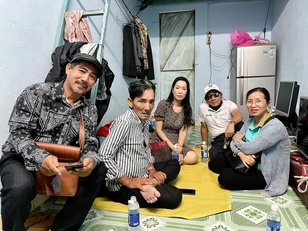 Thương Tín đã xuất viện sau 3 ngày đột quỵ, hình ảnh căn phòng trọ vỏn vẹn 20m2 tá túc cùng vợ gây xót xa