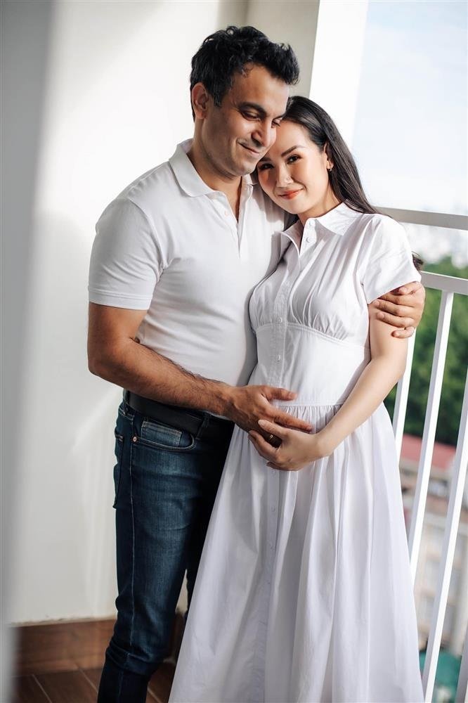 Võ Hạ Trâm mang thai sau 2 năm lấy chồng Ấn Độ