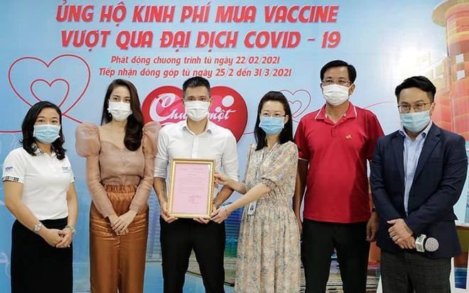 Thuỷ Tiên cùng ông xã Công Vinh đã góp kinh phí để mua vaccine ngừa Covid-19