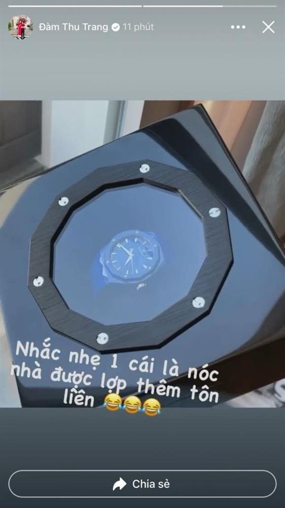 Bà xã Cường Đô La đăng tải hình ảnh chiếc đồng hồ đeo tay - một món quà đắt tiền nhân ngày 8/3 đến từ ông xã