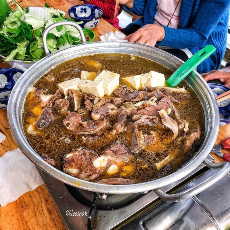 Lẩu bò ba toa - món ăn ' quyến rũ' mọi thực khách.