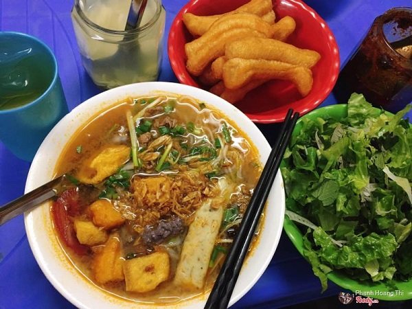 Một bát bún riêu cho những ngày ' chẳng biết ăn gì'.
