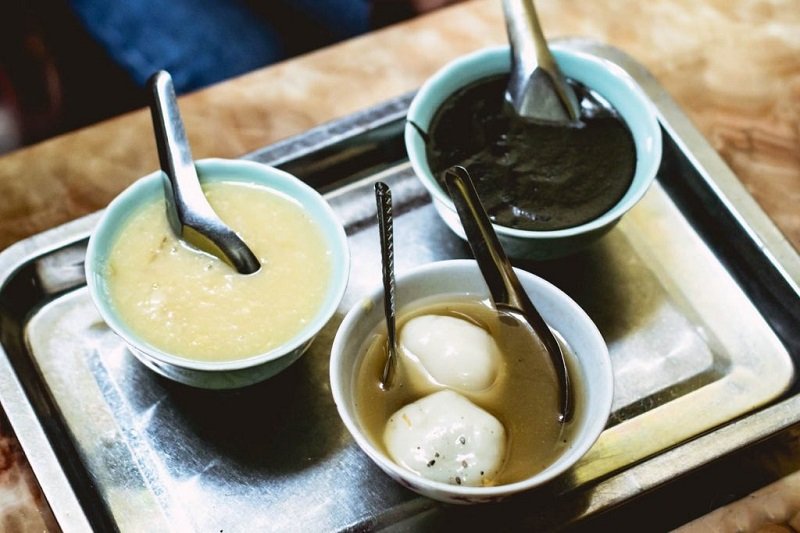 Khi nhắc tới quán bánh trôi tàu Hà Nội ngon và có tiếng lâu đời thì bánh trôi tàu Phạm Bằng đã trở thành địa chỉ quen thuộc để thực khách tìm về.