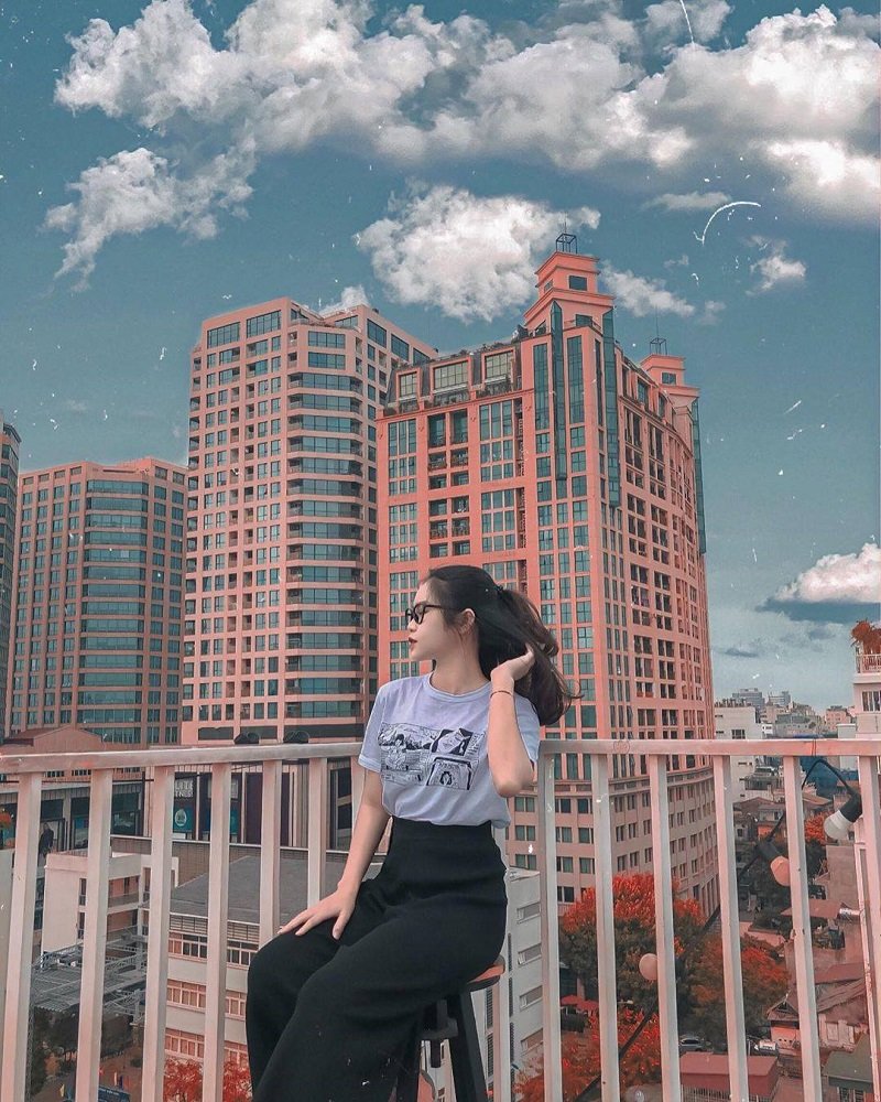 Không chỉ không gian đẹp mắt mà đồ uống được đánh giá khá ngon, nhiều loại bánh ngọt vô cùng hấp dẫn.