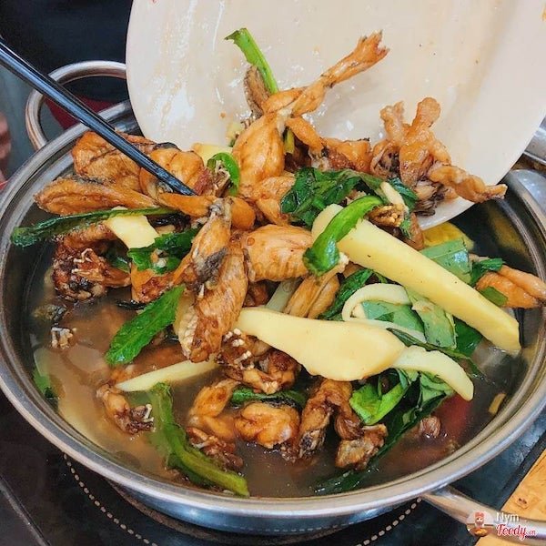 Phong Ớ – một trong những quán lẩu ếch ngon nhất Hà Nội.