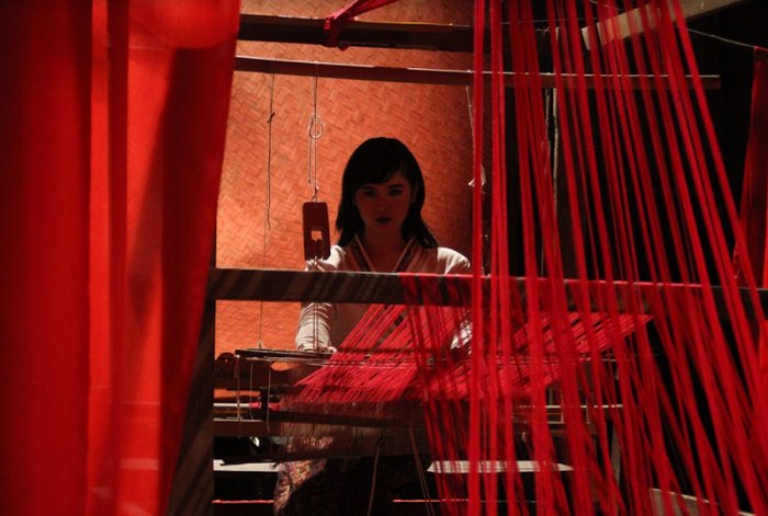 Ngôi làng chết chóc mang cả một dàn gái đẹp vào bộ phim.