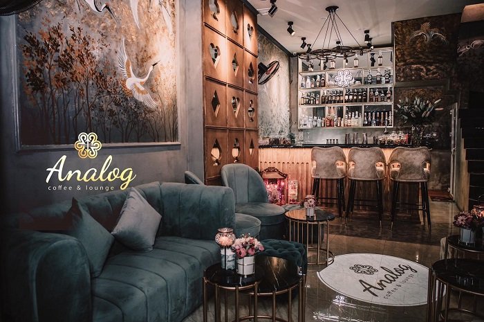Không gian siêu 'chất' hút mắt của Analog Coffee & Lounge.