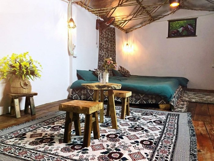 Không gian bên trong căn bồ công anh.