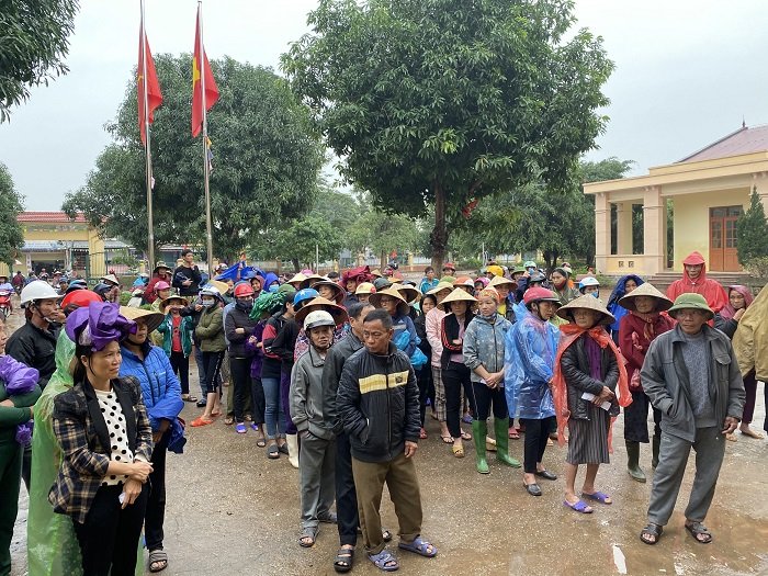 Tuy phải hứng chịu những nỗi đau mất mát rất lớn, nhưng bà con Xã Cẩm Mỹ, huyện Cẩm Xuyên, tỉnh Hà Tĩnh vẫn ý thức nhường nhịn lẫn nhau tại.