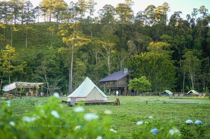 Không gian yên tĩnh, trong lành nơi đây giúp bạn xua tan muộn phiền cuộc sống.