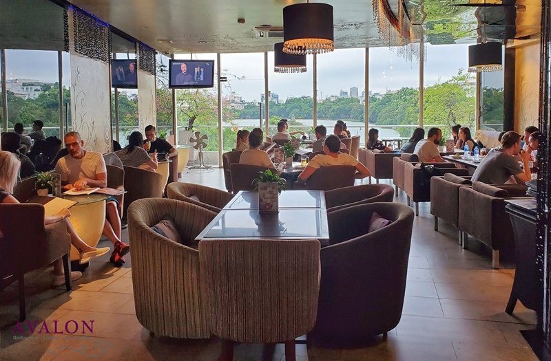 Những khu vực có Views đẹp ở Hồ Gươm được săn lùng để xem pháo hoa đêm giao thừa.