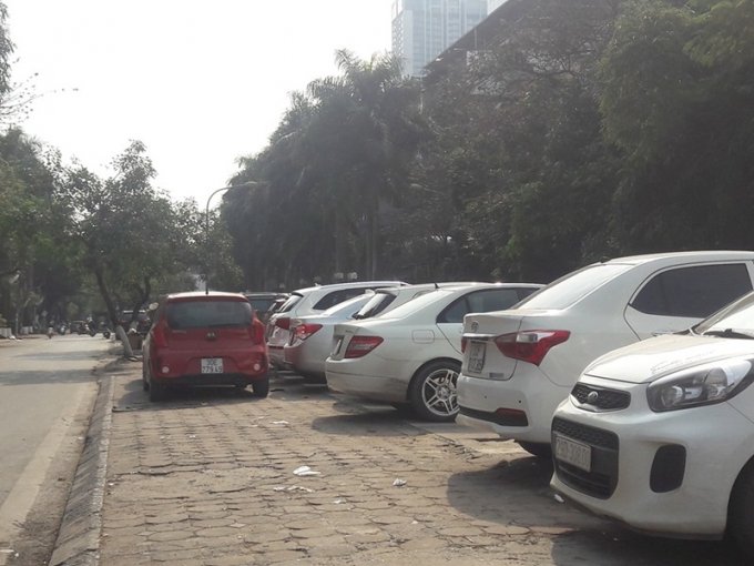 Đến bao giờ các vi phạm tại 2 mương nước Phan Kế Bính và Nghĩa Đô được xử lý dứt điểm vẫn là câu hỏi chưa có lời giải.
