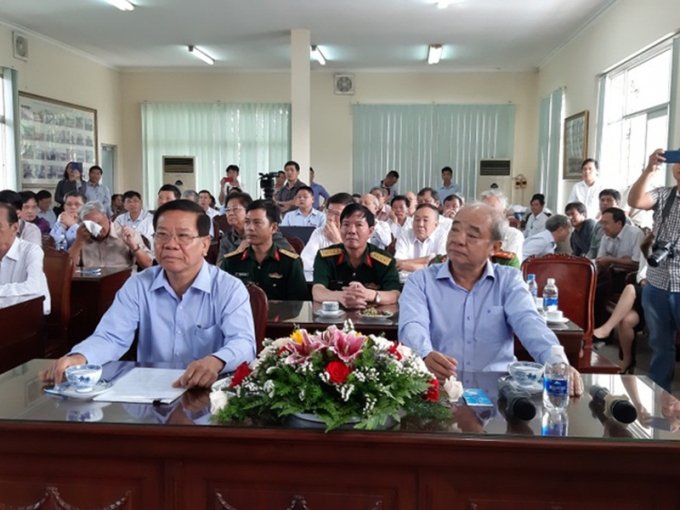 2 doanh nhân được xin lỗi. (Ảnh: Dân Trí).