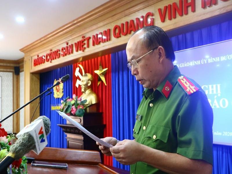 Đại tá Trần Văn Chính thông tin về vụ việc. (Ảnh: PLO).