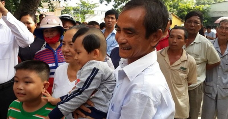 Ông Huỳnh Văn Nén ngày về được minh oan. (Ảnh: Vietnamnet.vn).
