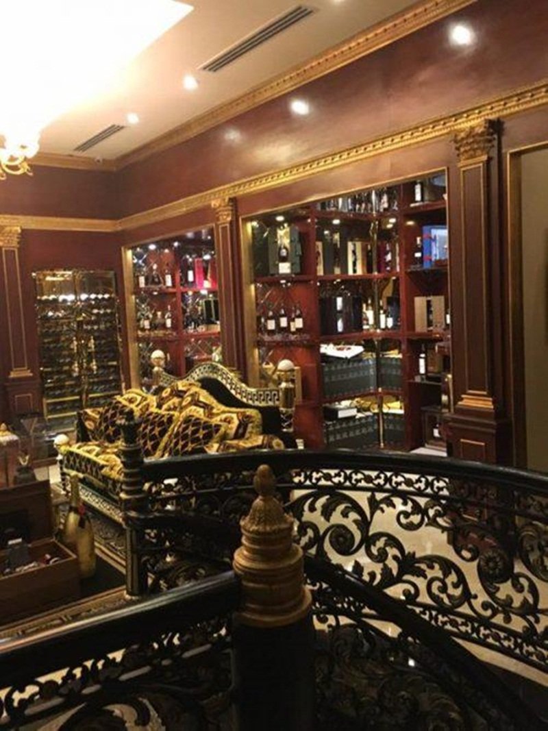 Bên trong căn siêu biệt thự có thiết kế phong cách châu Âu.