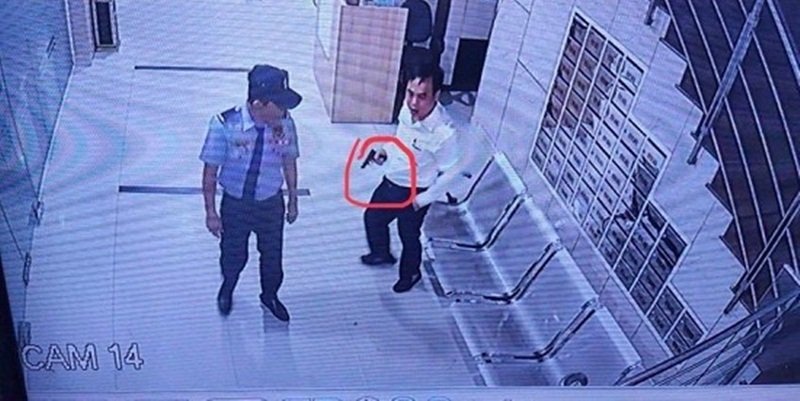 Khẩu súng ông Lưu Xuân Thủy sử dụng dọa bảo vệ được Công an phường 7 kết luận là súng đồ chơi khiến nhiều người nghi ngờ.