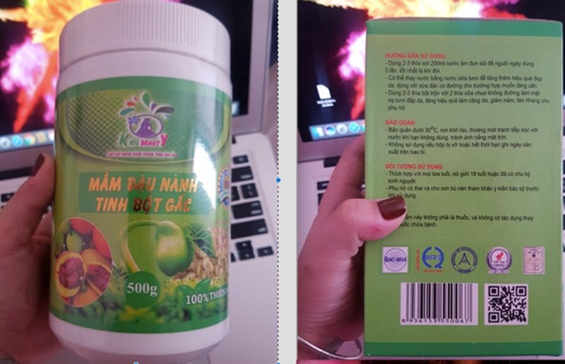 Các sản phẩm của công ty do vợ chồng Phú Lê quảng cáo bị phản ánh có bao bì rất sơ sài, địa chỉ nơi sản xuất cũng được ghi rất mù mờ bằng nét chữ nhoè nhoẹt, không có thông tin về về việc đăng ký hồ sơ hay số giấy phép chứng nhận sản phẩm. (Ảnh: Ngày Nay).