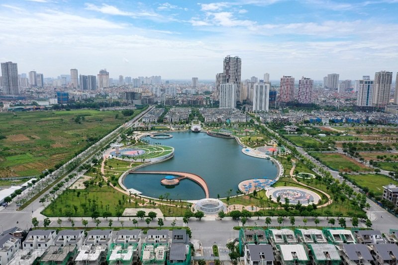 Công viên Thiên Văn học rộng 12ha có tâm là Hồ Bách Hợp Thủy rộng 6ha tại trung tâm Khu đô thị Dương Nội.