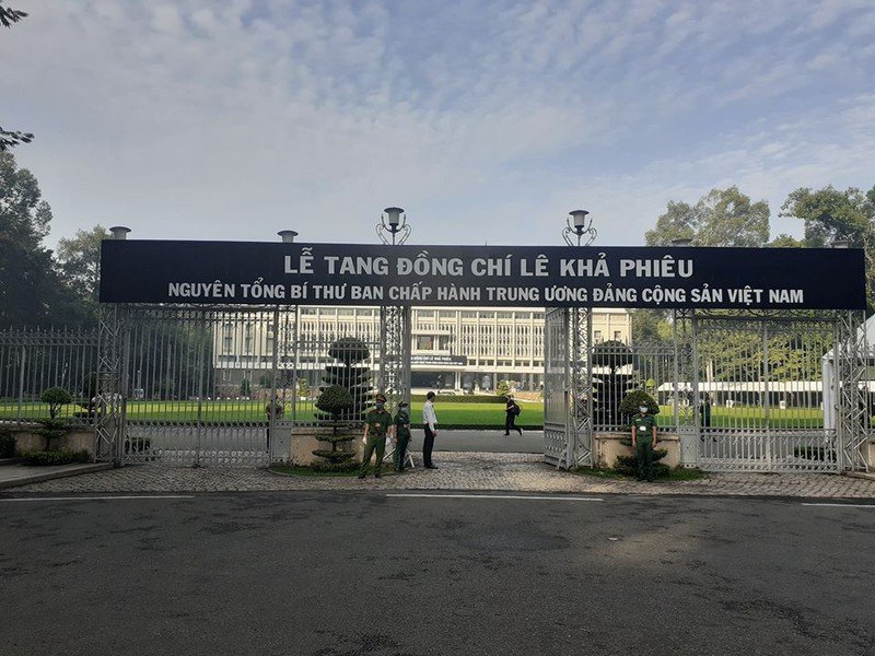 Lễ viếng nguyên Tổng Bí thư Lê Khả Phiêu đồng thời được tổ chức tại Hội trường Thống Nhất, TP HCM và Hội trường 25B, đường Quang Trung, thành phố Thanh Hoá, tỉnh Thanh Hoá (quê hương ông) để người dân cả nước có thể tới thắp hương, phúng viếng, từ biệt ông.