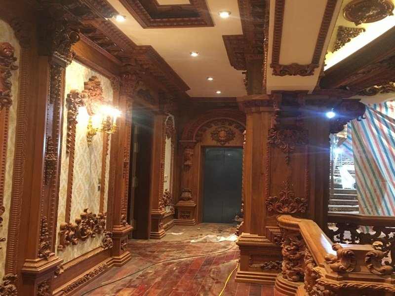 12. Nội thất trong tòa lâu đài
