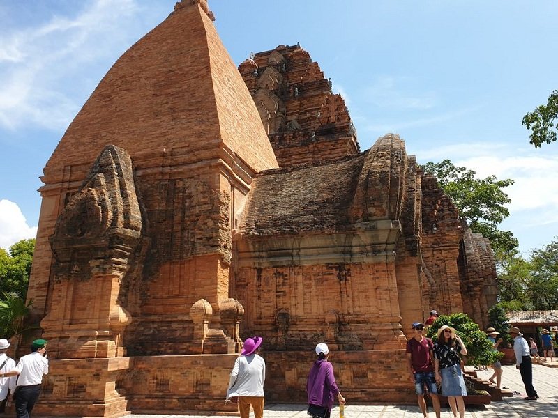 Tháp Bà Po Nagar. (Ảnh: Hồng Lĩnh).