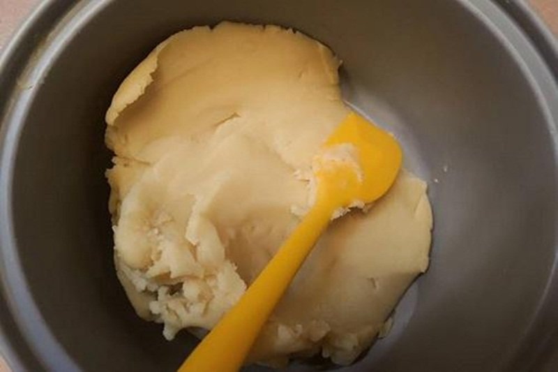 Nguyên liệu làm bánh Trung Thu cần được chuẩn bị kỹ càng.