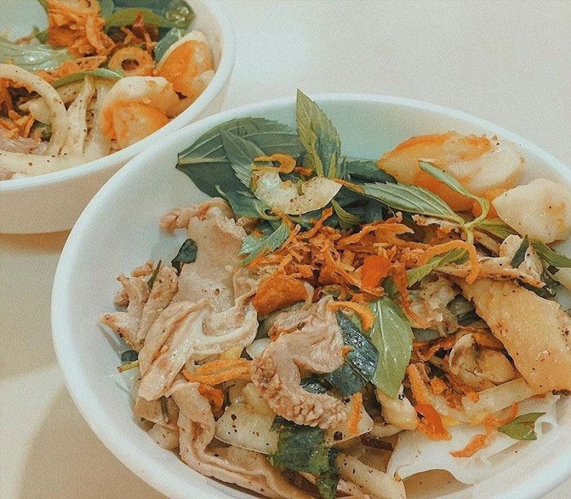 Địa điểm ăn uống Nha Trang ngon - Bánh Ướt Lòng Gà H5 không thể bỏ qua.