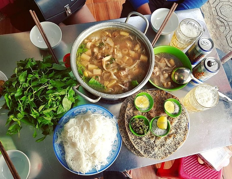 Lẩu Gà lá é Tao Ngộ Đà Lạt hấp dẫn du khách. (Ảnh: ST).