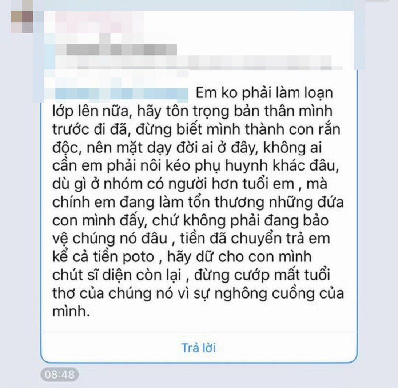 Tin nhắn chị T. nhận được từ phụ huynh trong lớp.
