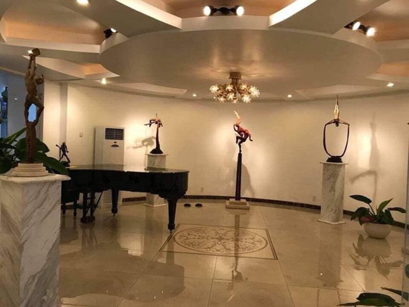 Nội thất bên trong siêu biệt thự giống 1 khách sạn.