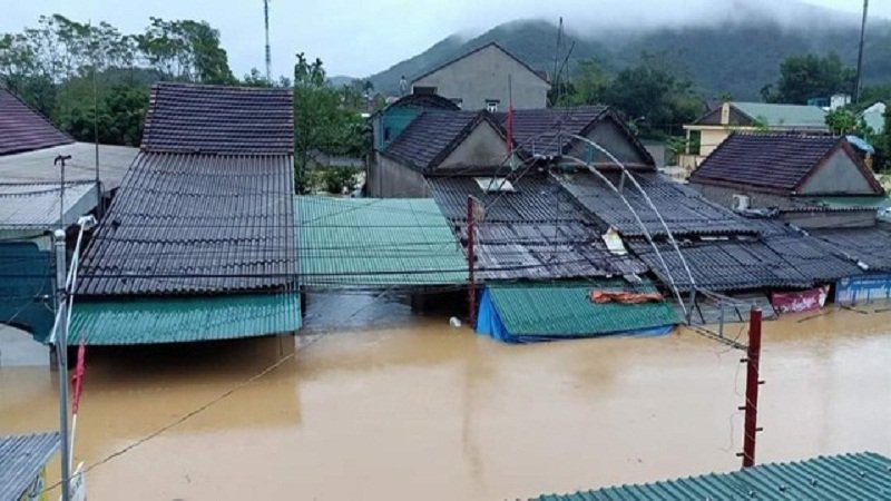 Xã Thanh Mỹ bị nước lũ nhấn chìm trong đợt lũ vừa qua do ảnh hưởng của hoàn lưu bão số 9 gây ra. (Ảnh: Dân trí).