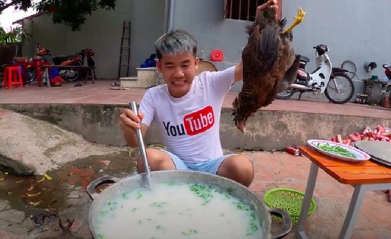 Hưng Vlog - con trai bà Tân Vlog là một trong nhưng Youtube bị nhiều cư dân mạng ném đá vì có nhiều nội dung 
