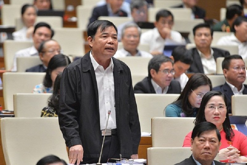 Bộ trưởng Bộ Nông nghiệp và Phát triển nông thôn Nguyễn Xuân Cường phát biểu trả lời về vấn đề rừng tự nhiên.