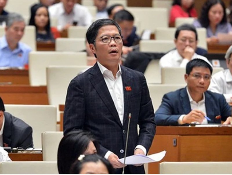 Bộ trưởng Bộ Công thương Trần Tuấn Anh nói về pin năng lượng mặt trời chiều 5/11.