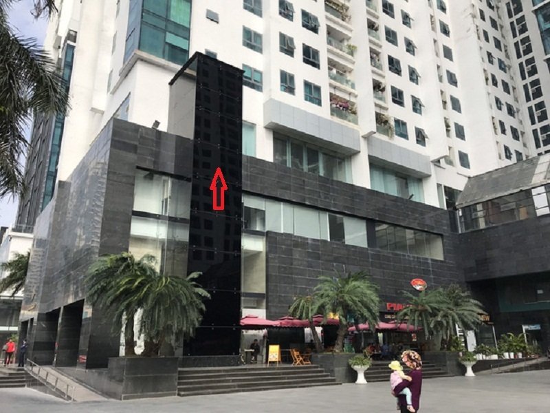 Hình ảnh bên ngoài hệ thống thang máy 4 tầng.