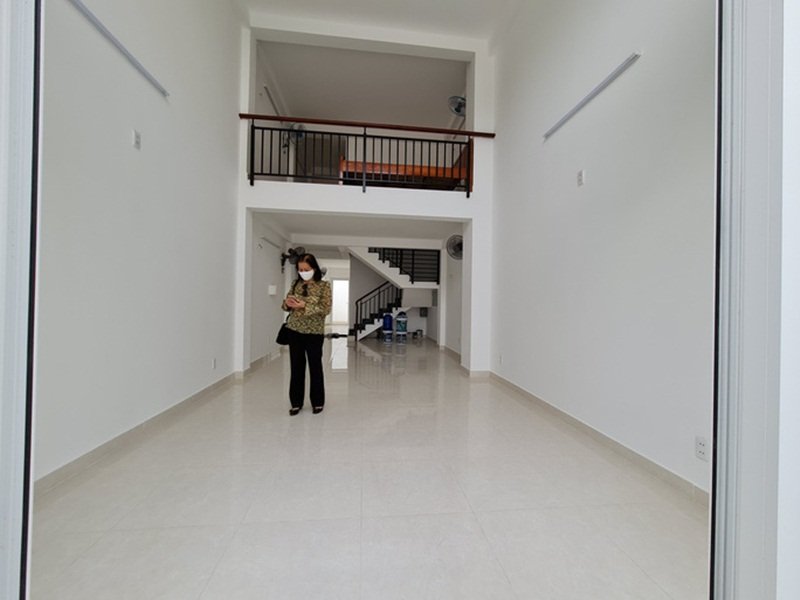 Bên trong căn nhà ông Đoàn Ngọc Hải xây dựng dành cho người mù, người vô gia cư. (Ảnh: NLĐ).