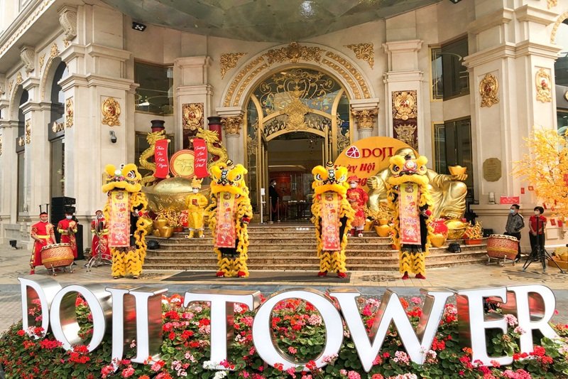Khung cảnh trung tâm mua sắm Doji trong ngày vía Thần Tài 2021.
