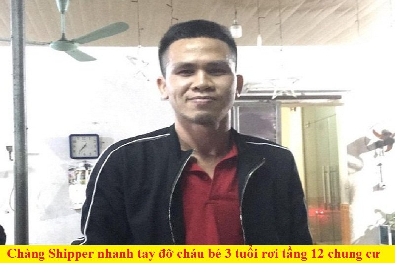 Anh Nguyễn Ngọc Mạnh - chàng Shipper nhanh tay đỡ cháu bé 3 tuổi tơi tầng 12 chung cư, cứu giúp bé gái thoát nạn. (Ảnh: An ninh Thủ đô).