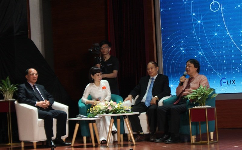 Các chuyên gia chia sẻ tại chương trình giao lưu tọa đàm.