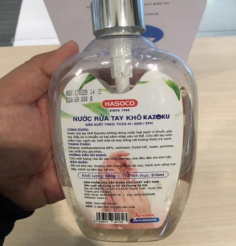 Theo Cảng vụ Hàng không miền Bắc, dung dịch nước rửa tay sát khuẩn dạng gel hiệu Kazoku tại tầng 2 nhà ga T1 không phải là nước lã.Kazoku