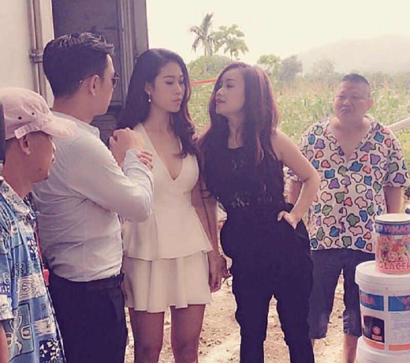 Diễn viên Hoàng Yến trong vai Mai công chúa ở seri hài Làng Ế Vợ.