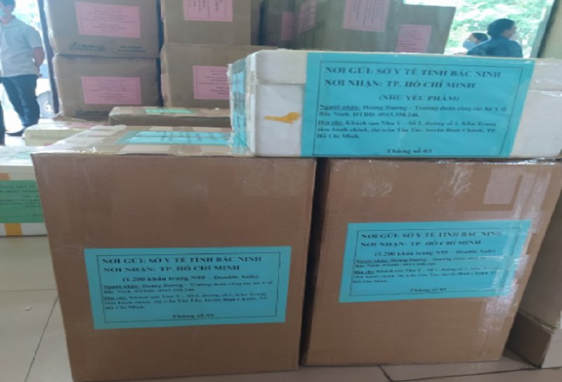 Hàng hóa, nhu yếu phẩm tiếp tục được Sở Y tế Bắc Ninh gửi đến các bác sĩ, điều dưỡng đi tình nguyện chống dịch ở các tỉnh, thành phía Nam. (Ảnh: Quốc Hùng).