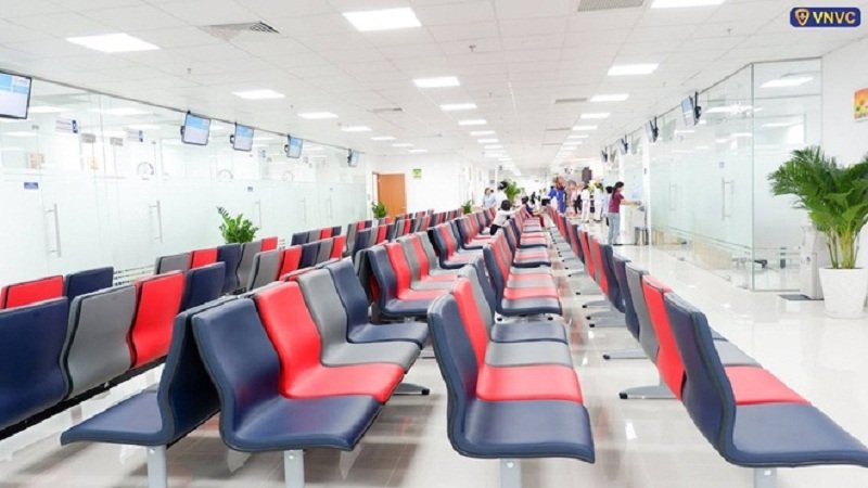 Trung tâm tiêm chủng VNVC Hà Đông bị phong tỏa tạm thời do liên quan ca nhiễm nCoV. (Ảnh: VNVC).